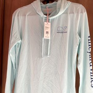 Vineyard Vines lightweight hoodie